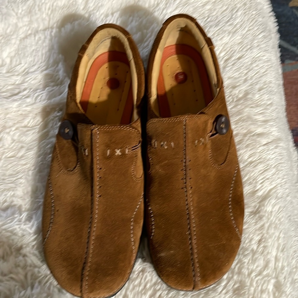 Clark’s shoes size 10